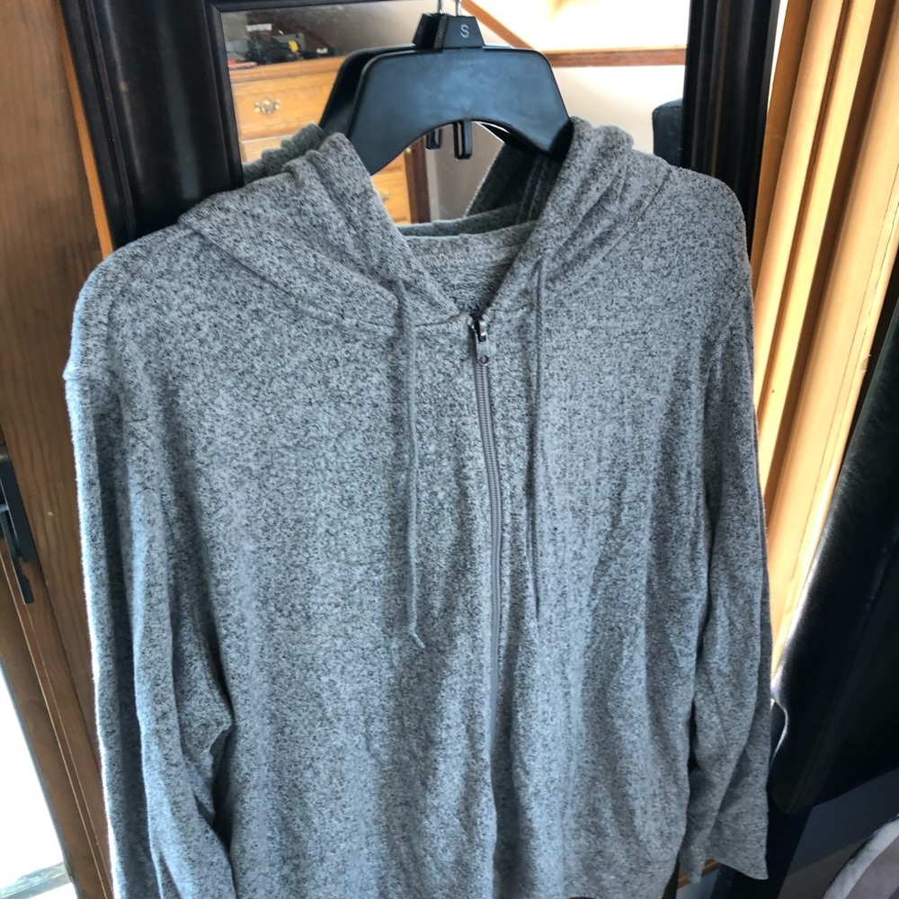 Bass Female Zip-up